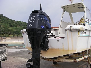 慶留間島にて作業