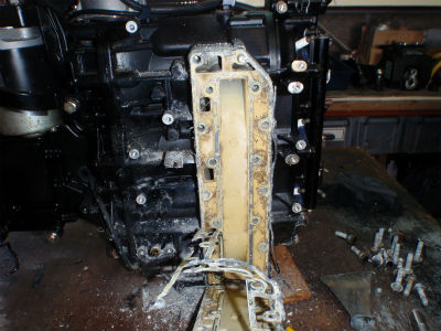 エキゾーストカバー取り外し