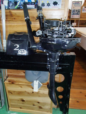 展示の2馬力船外機