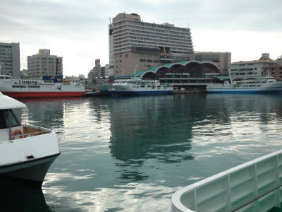 出港前のフェリー