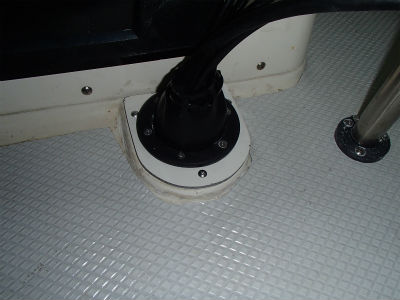 ケーブルやホース