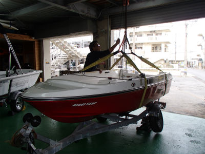 トレーラー入れ替え