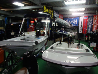 スモールボート