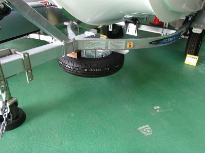 スペアタイヤ取付