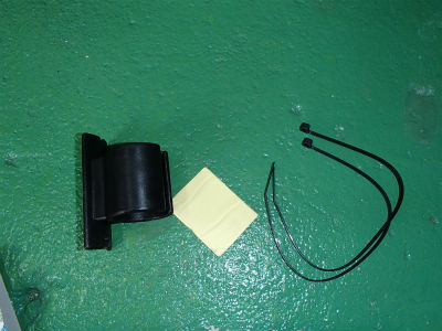 プラグ用ブラケット