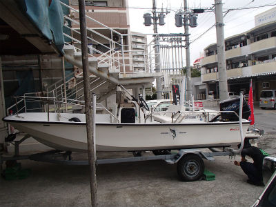 ボストンホエラー　到着