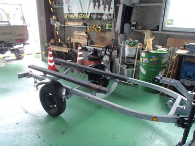 ボートトレーラー整備