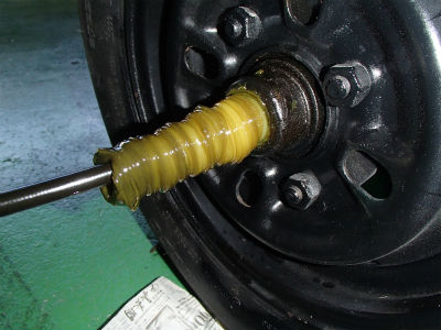 ボートトレーラー整備