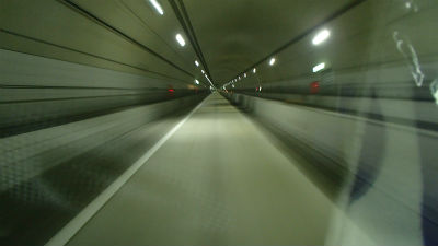 長いトンネル