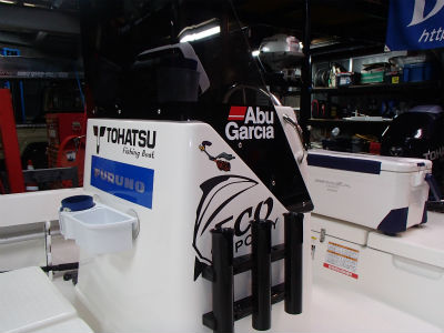 ステッカー貼ってみたり