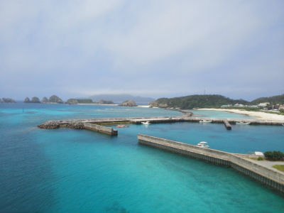 慶留間島へ