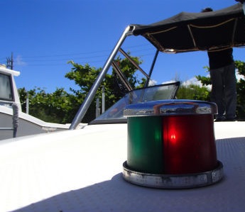 航海灯　点検・整備