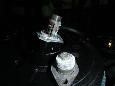 サーモスタットとアノード