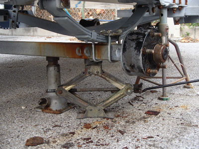 トレーラー部品交換