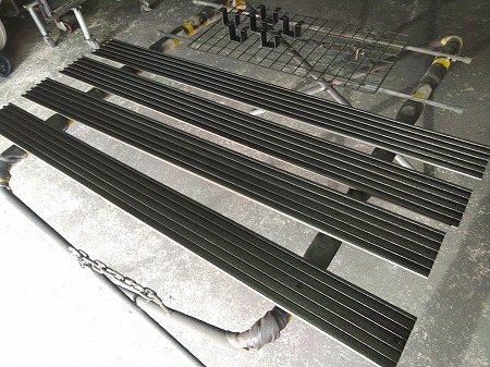 ルーフラック　ラプターライナー塗装