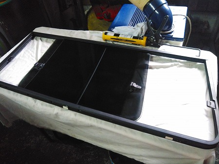 リアサイドガラス交換